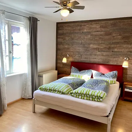 'alte Schmiede' Apartment Teningen